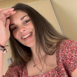 Meet your Posher, Becca